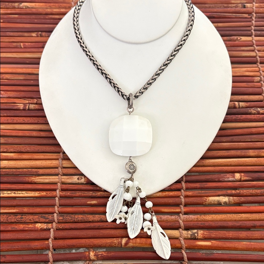 Lucky Brand Silver and White Feather Bold Pendant Necklace 24”-26”